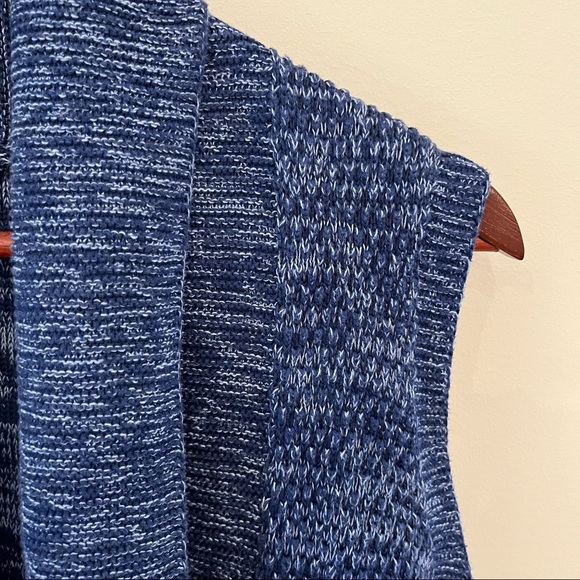 GAP Sleeveless Cadigan Size M - Picture 8 of 12